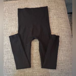 Belly Bandit Mother Tucker Leggings in Black, size Medium